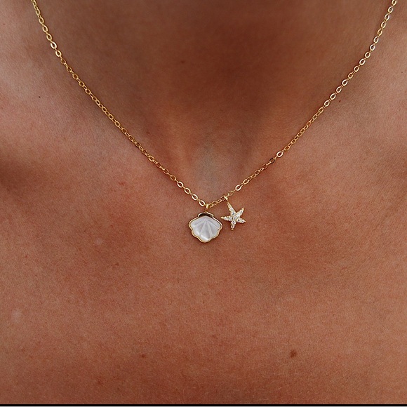 Shell and Starfish Necklace 𓇼 - Picture 4 of 6